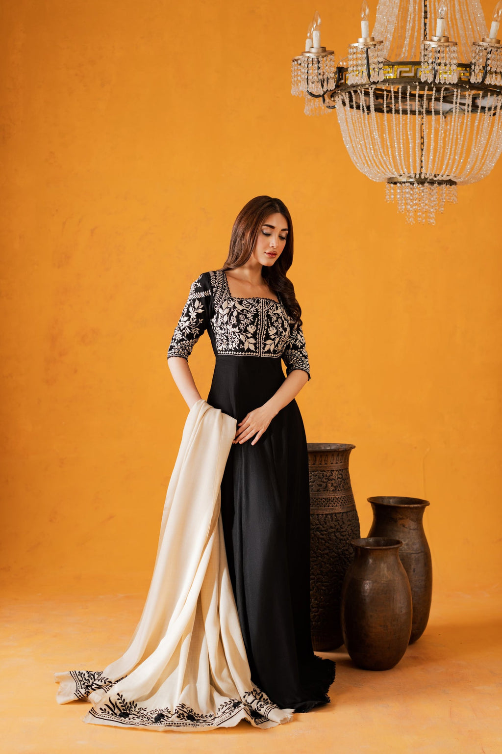 Mehr 2PC - close-up embroidery detail - Pakistani Women's Suit | Alif Clothings