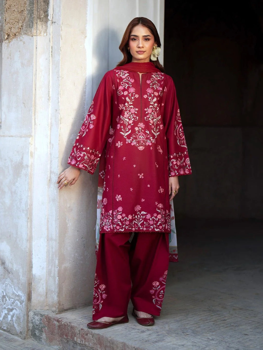 Amal 3PC - close-up embroidery detail - Pakistani Women's Suit | Alif Clothings