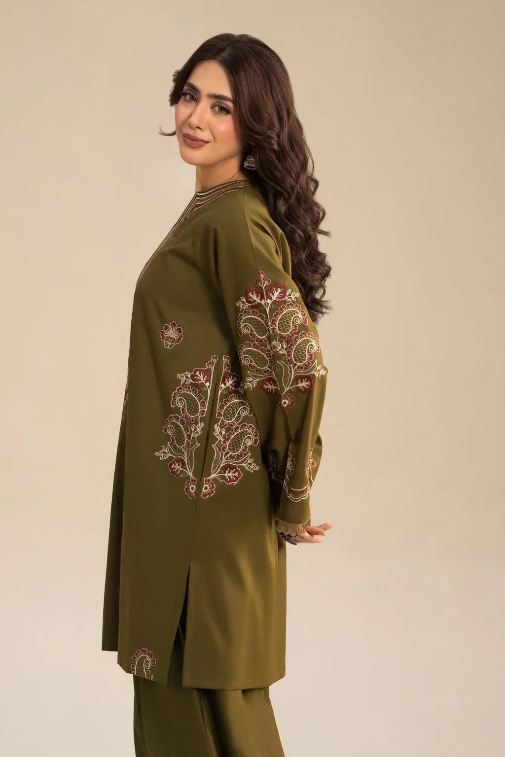Velencia 2PC - close-up embroidery detail - Pakistani Women's Suit | Alif Clothings