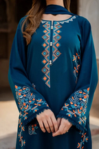 Maya 3PC - close-up embroidery detail - Pakistani Women's Suit | Alif Clothings