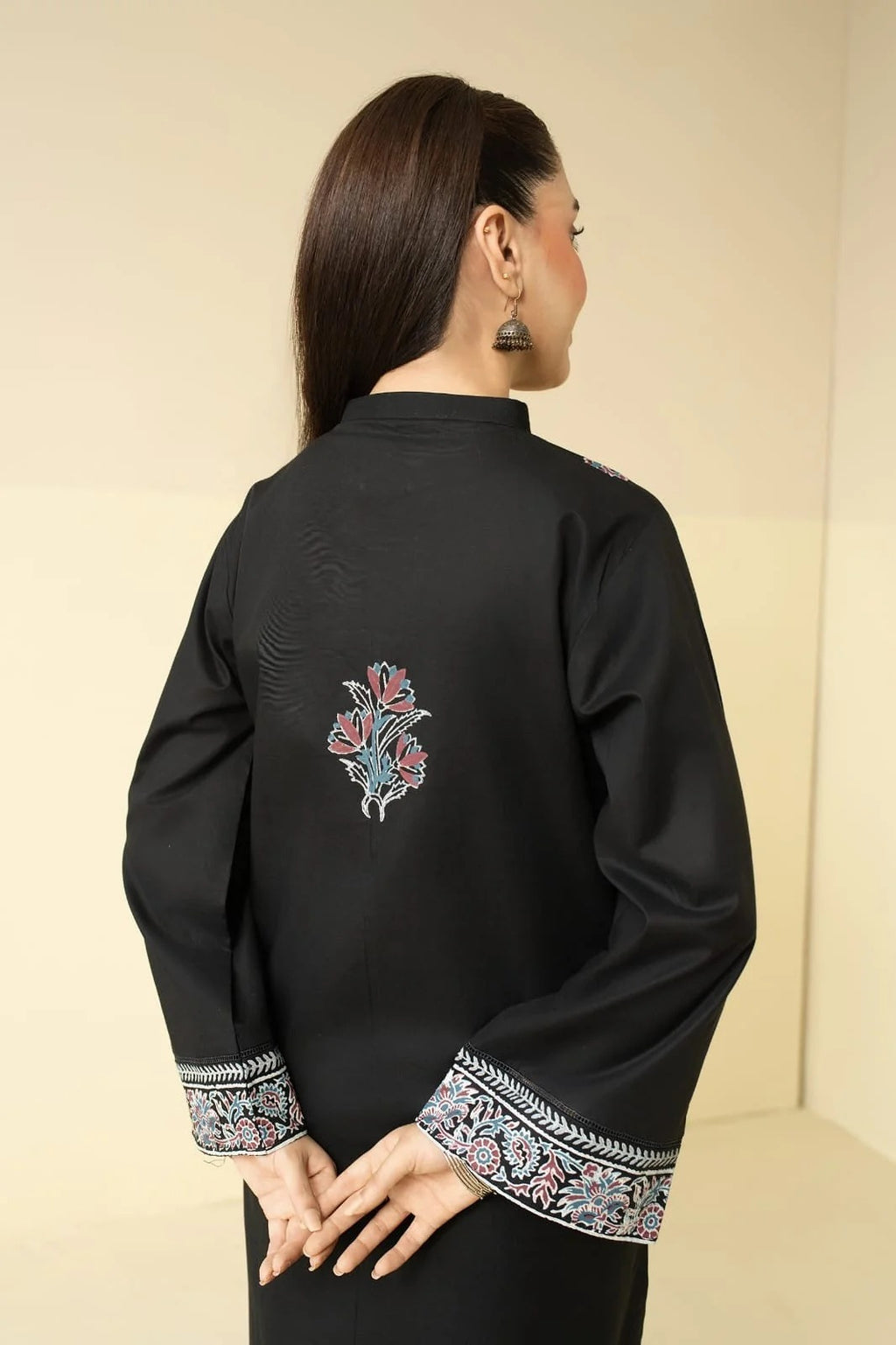 Aiman 2PC - close-up embroidery detail - Pakistani Women's Suit | Alif Clothings