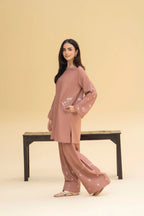 Zoha - close-up embroidery detail - Pakistani Women's Suit | Alif Clothings