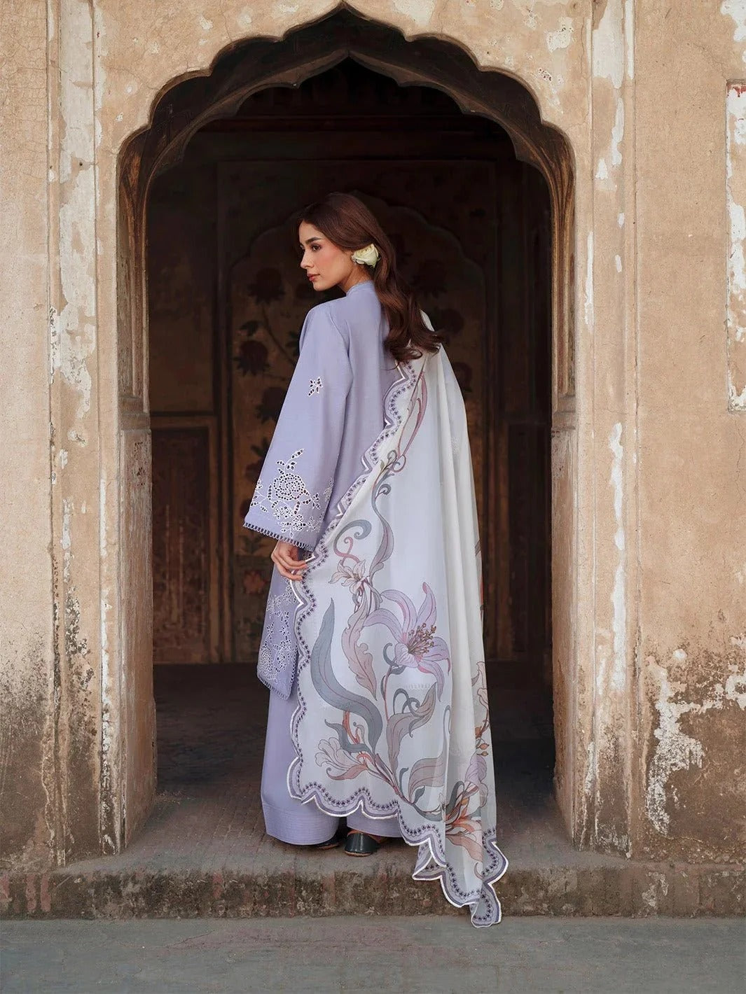 Neemi 3PC - close-up embroidery detail - Pakistani Women's Suit | Alif Clothings