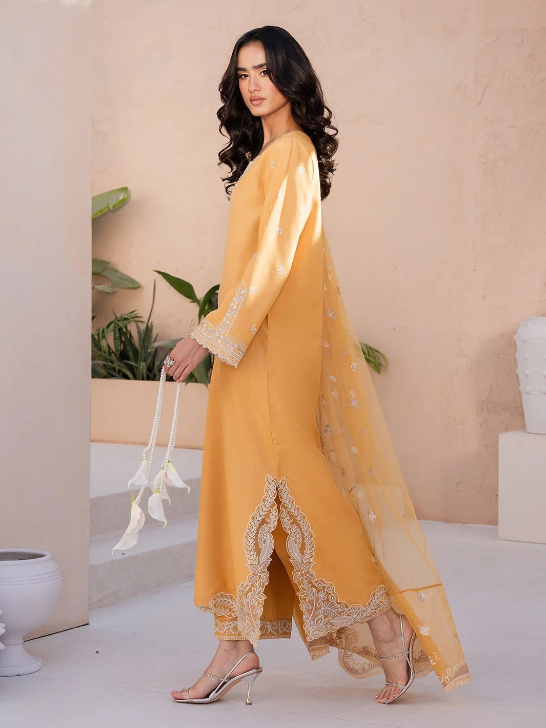 Mehvar 3PC - close-up embroidery detail - Pakistani Women's Suit | Alif Clothings