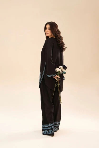 Aroosa 2PC - close-up embroidery detail - Pakistani Women's Suit | Alif Clothings