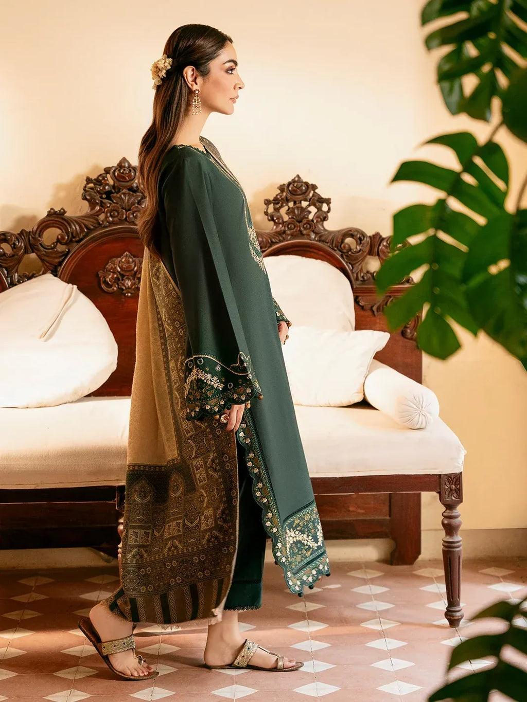 Ayla 3PC - close-up embroidery detail - Pakistani Women's Suit | Alif Clothings