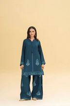 Ruposh 2PC - close-up embroidery detail - Pakistani Women's Suit | Alif Clothings