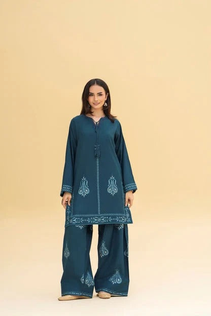 Ruposh 2PC - close-up embroidery detail - Pakistani Women's Suit | Alif Clothings