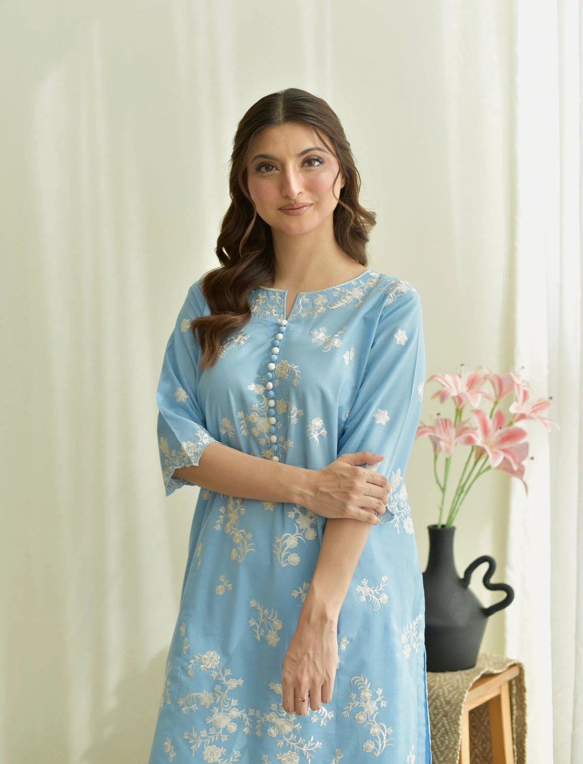 Sky Farshi Set 3PC - close-up embroidery detail - Pakistani Women's Suit | Alif Clothings