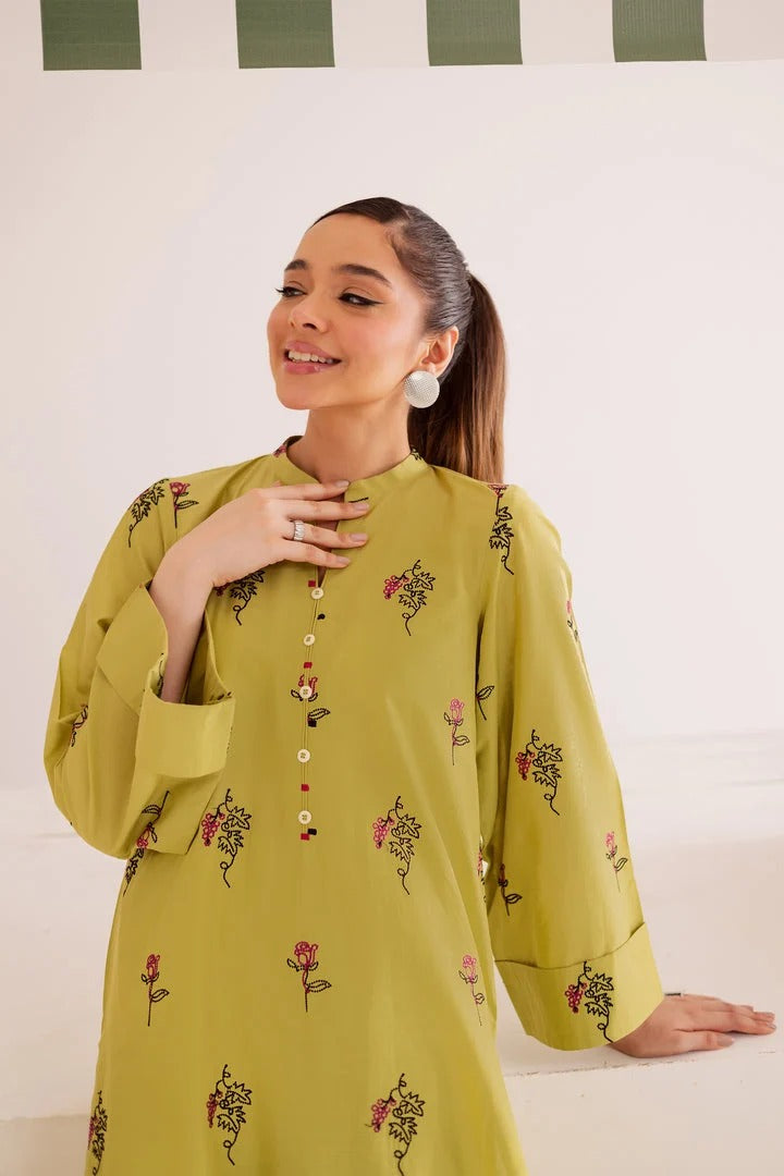 Moos Green 2PC - close-up embroidery detail - Pakistani Women's Suit | Alif Clothings