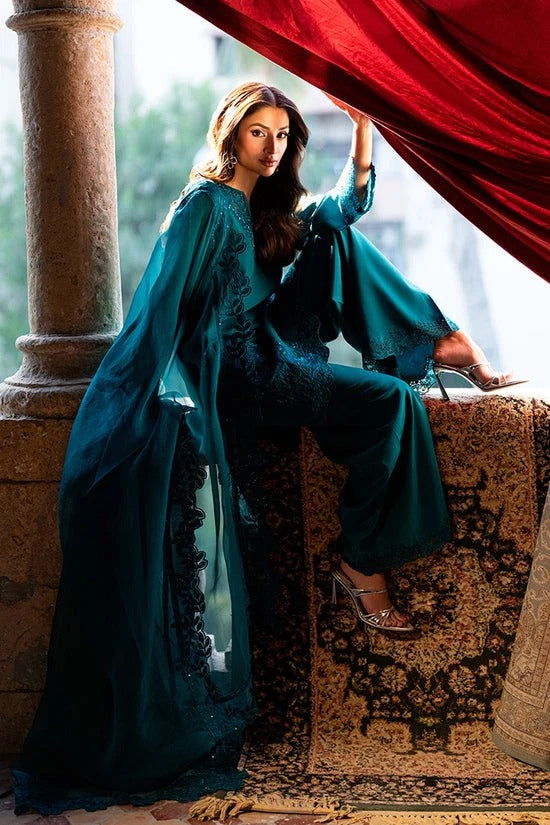 Amber 3PC - close-up embroidery detail - Pakistani Women's Suit | Alif Clothings